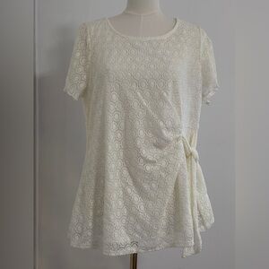 White Pullover Top. Size Large.  SKU13